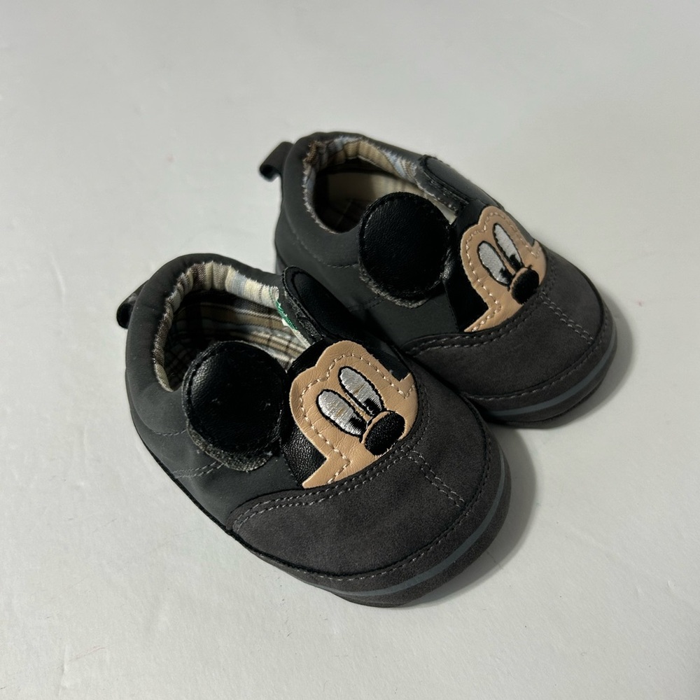 EUC Disney 3-6m Mickey Mouse shoes